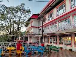 CALUX Hill Queen Mussoorie